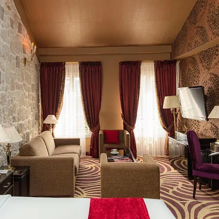 Du Beaumont 4*